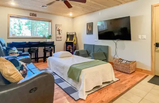 97b51a2b279645be9058c779da5d589f LargeOriginal.jpg